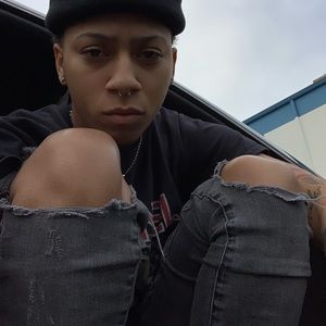 Meet your Posher, Denell